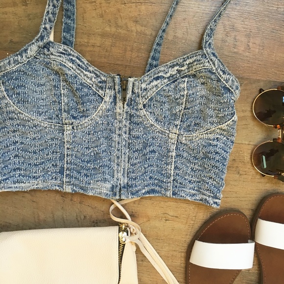 FOREIGN EXCHANGE Distressed Jean Crop Top - Picture 5 of 6